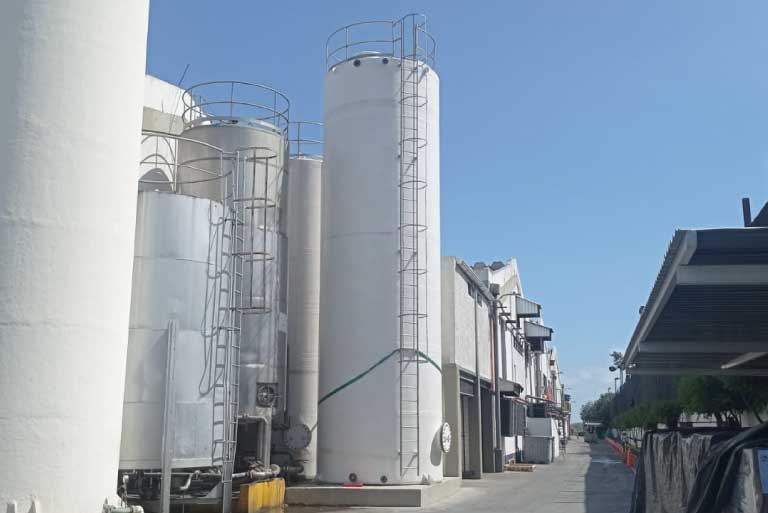 Tanque en PRFV con capacidad de 70.000 litros.