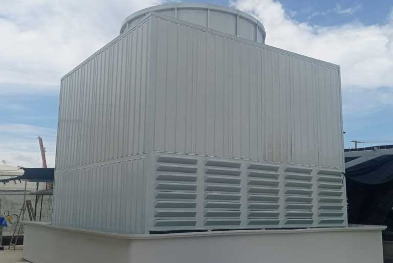 Torre de enfriamiento de agua en PRFV.